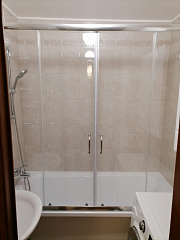 Шторка на ванну с раздвижными дверьми 508 170x150 см на заказ